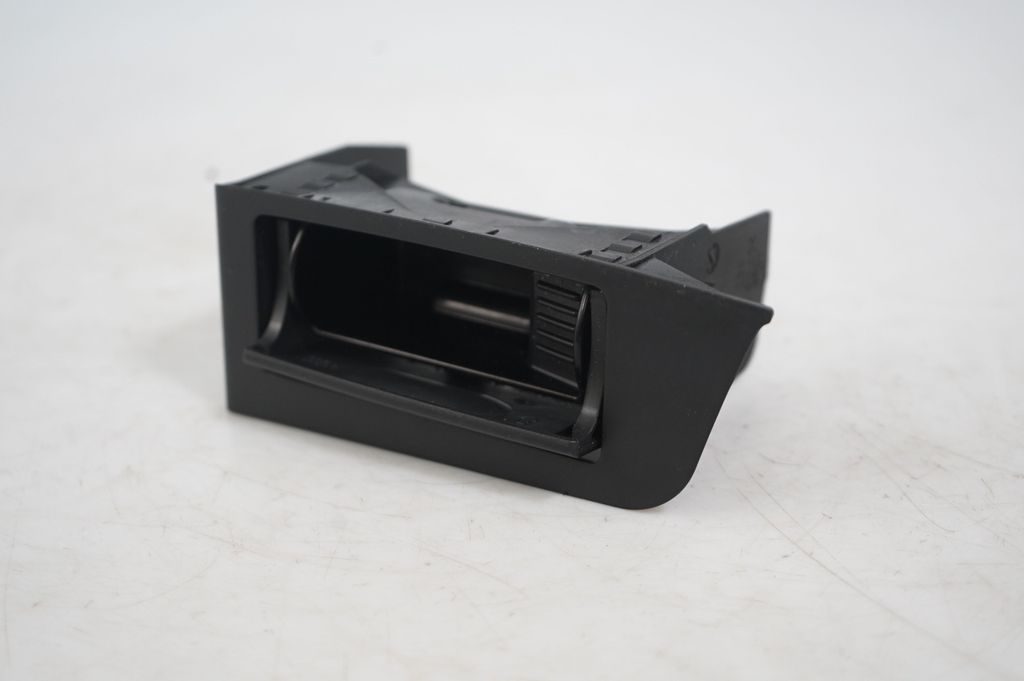 Rear door ashtray (6)