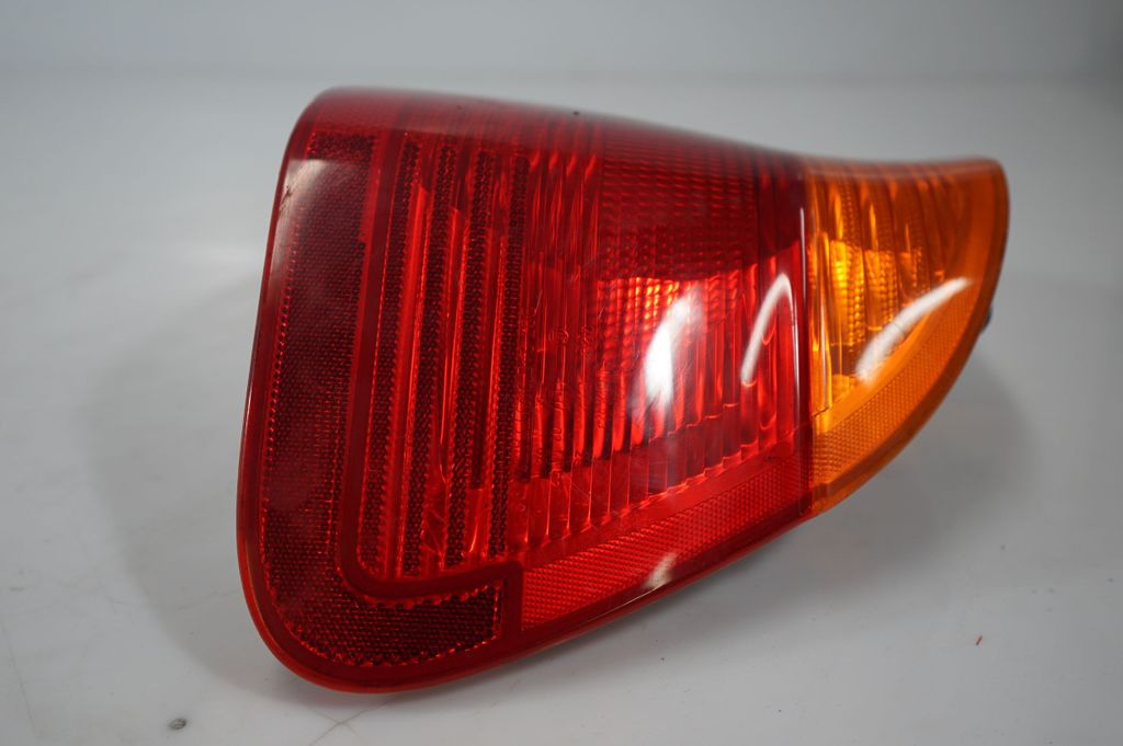 Rear/tail lights (8)