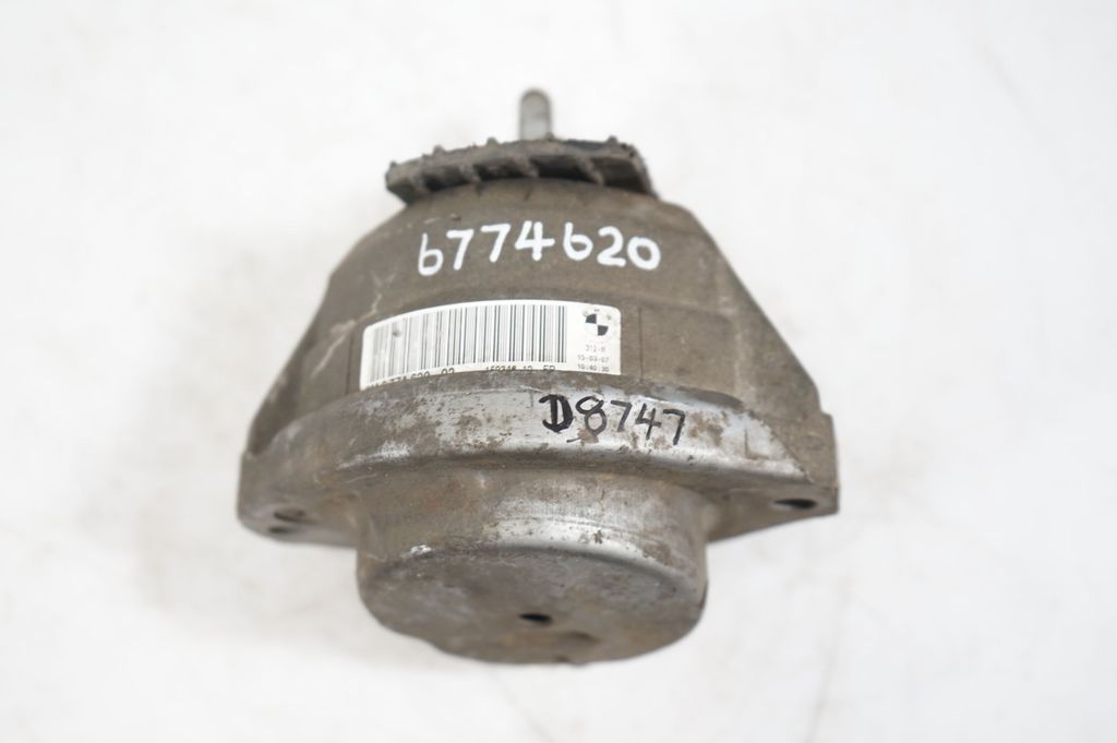 Engine mount bracket (8)