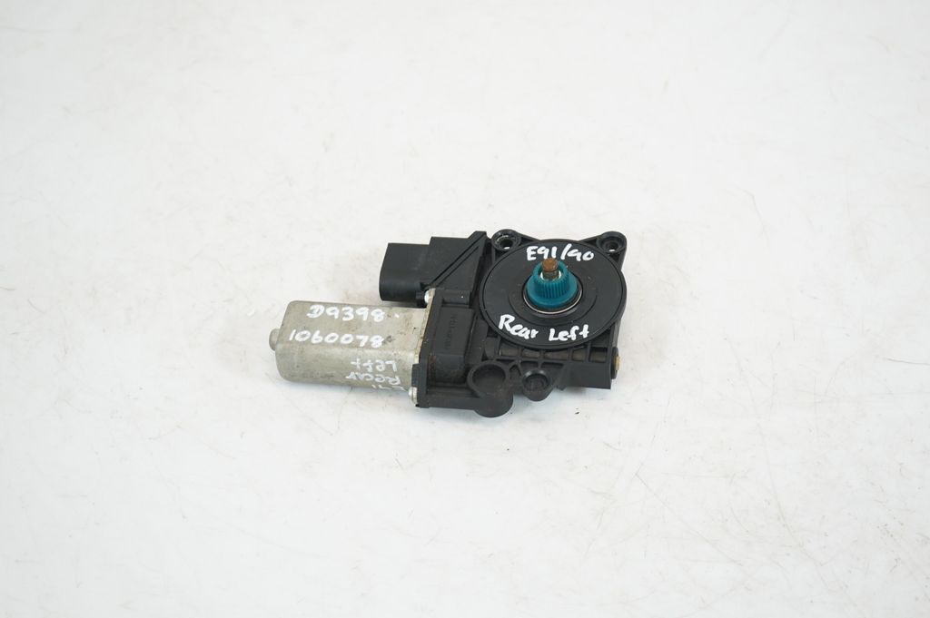 Rear door window regulator with motor