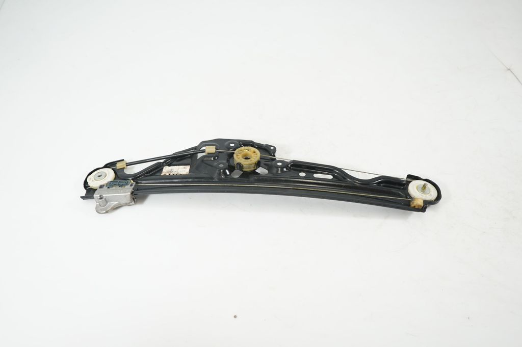 Rear door window regulator with motor (5)