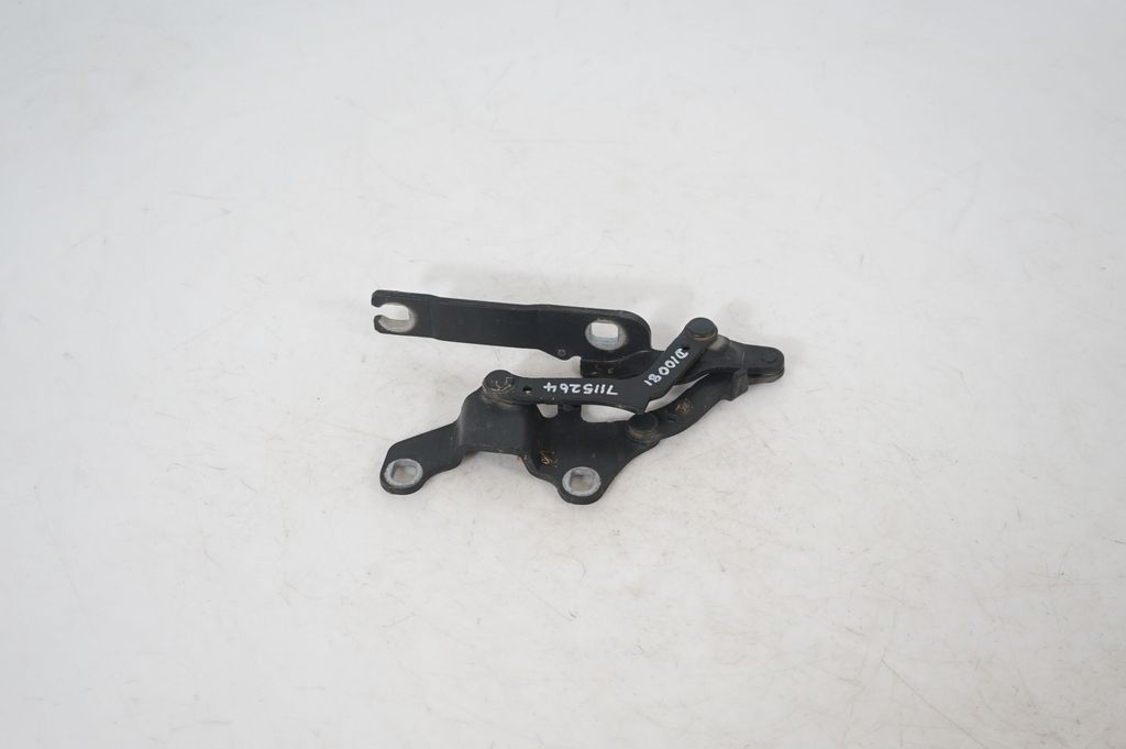 Engine bonnet/hood hinges (3)