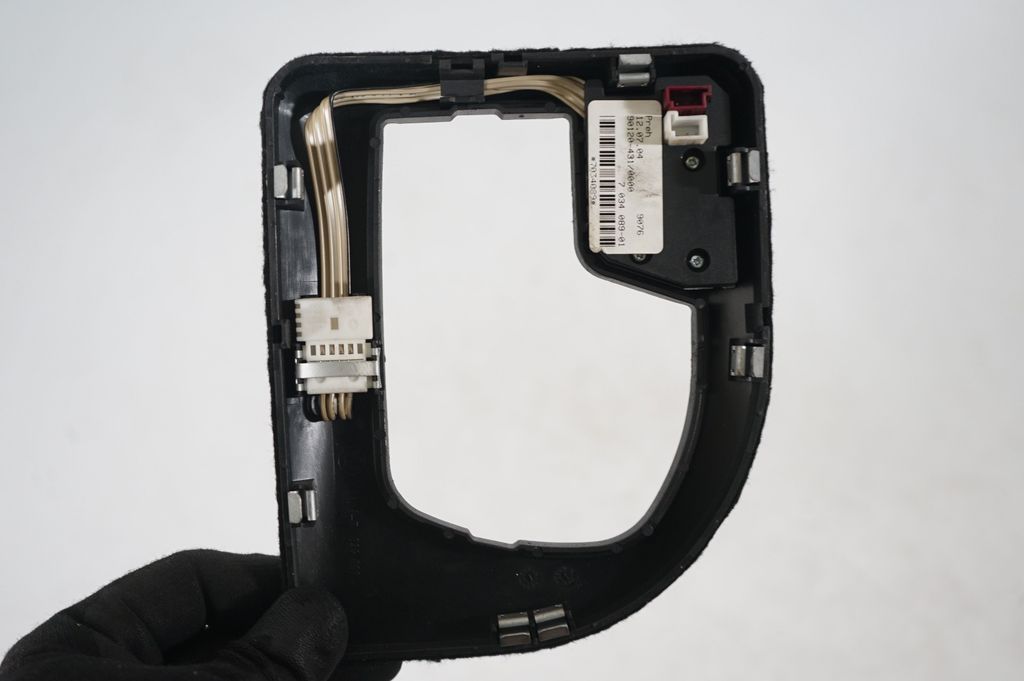 Gear shifter surround trim plastic (6)