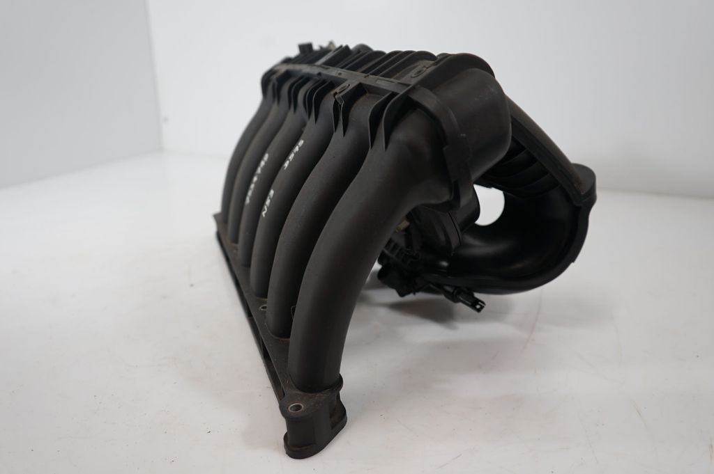 Intake manifold (9)