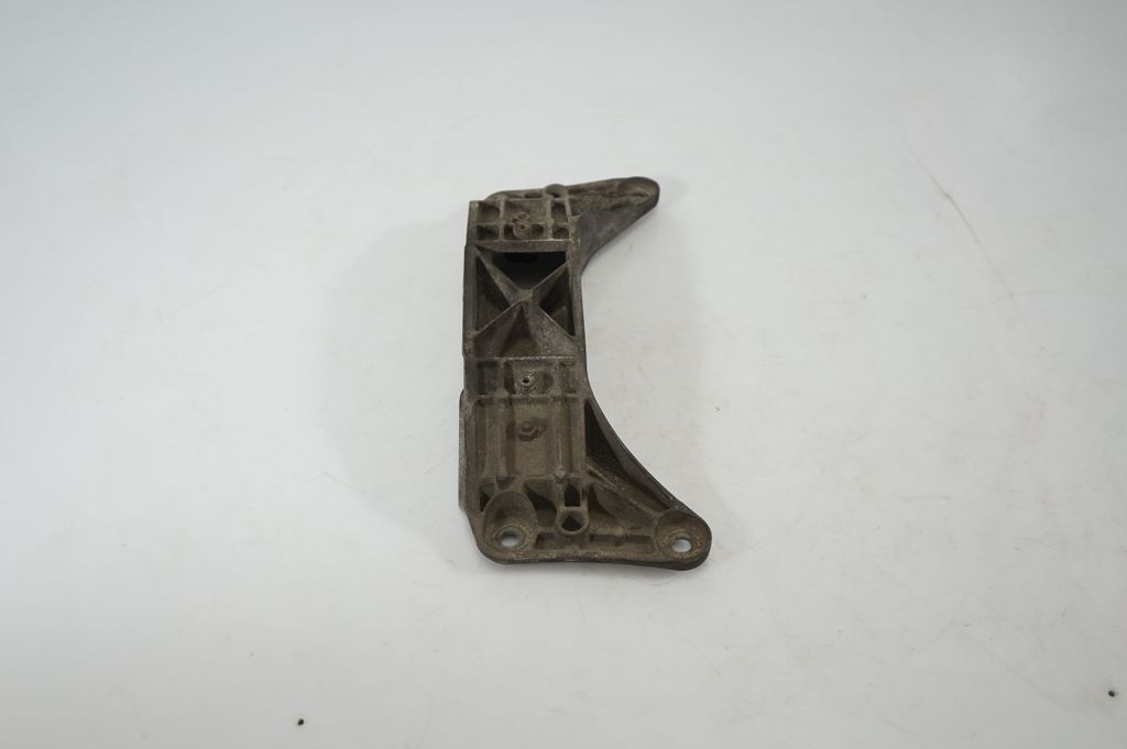 Gearbox mounting bracket (4)