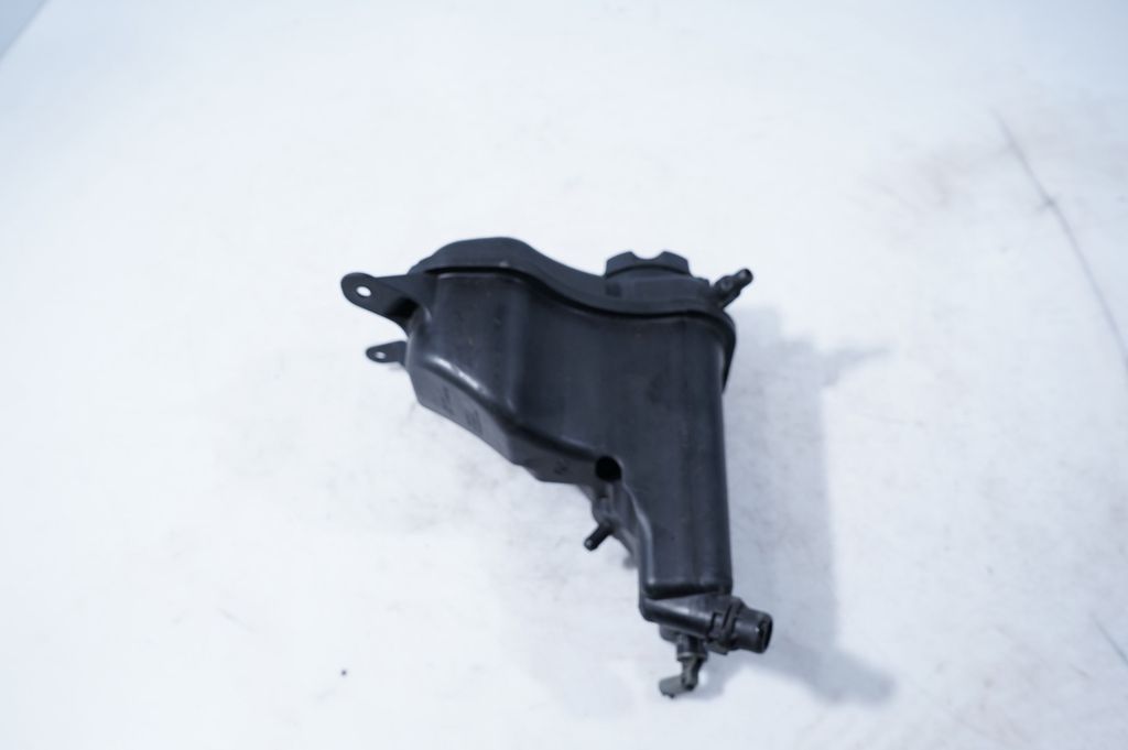 Coolant expansion tank/reservoir (6)
