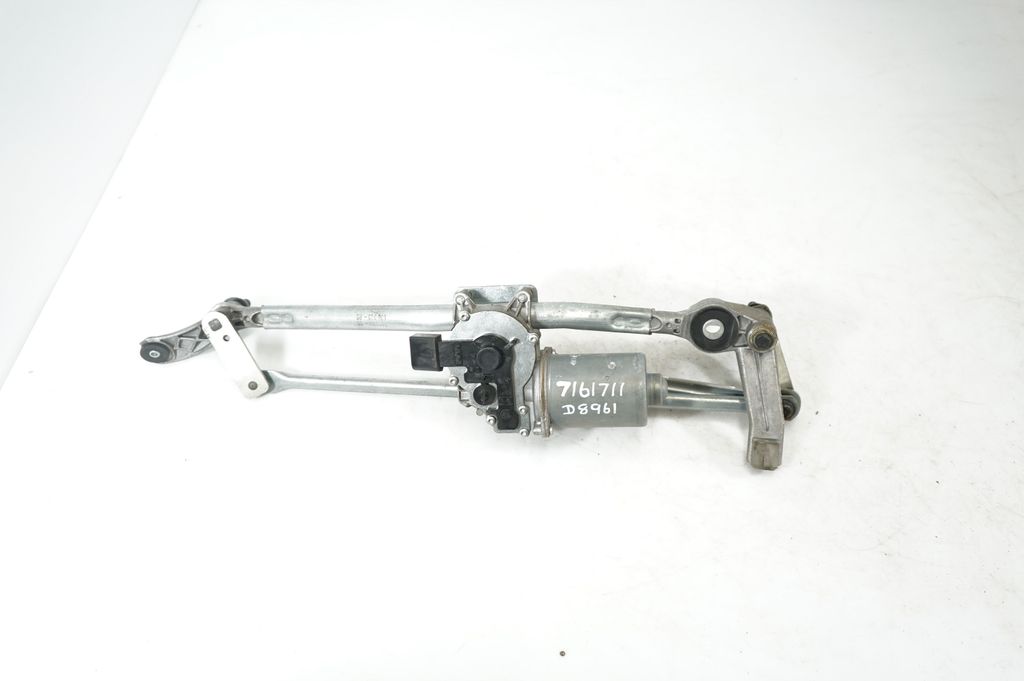 Front wiper linkage and motor