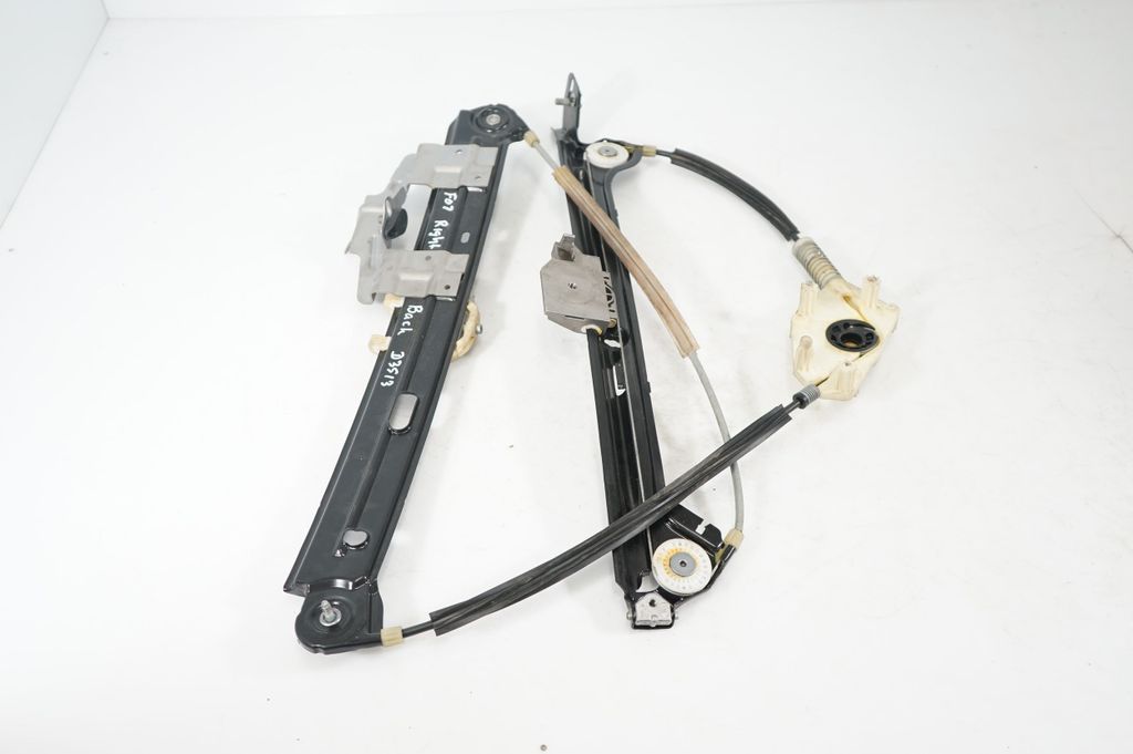 Front door window regulator with motor (2)