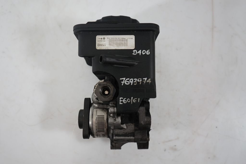 Power steering pump (10)