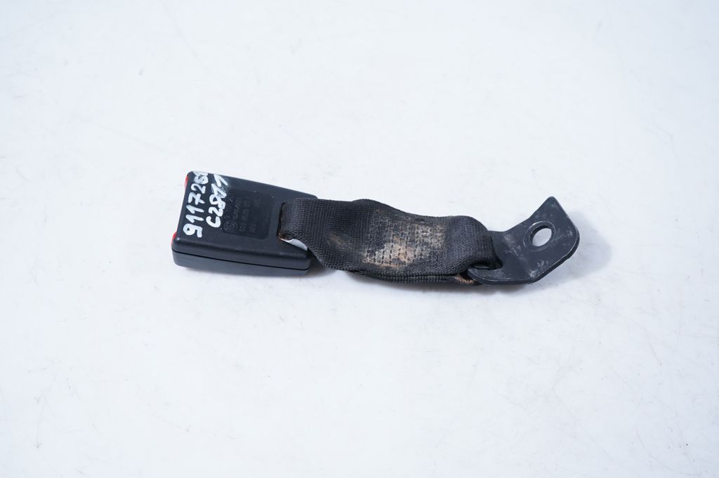 Rear seatbelt buckle (6)