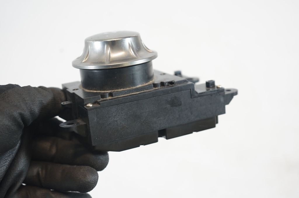 Head unit multimedia control (7)