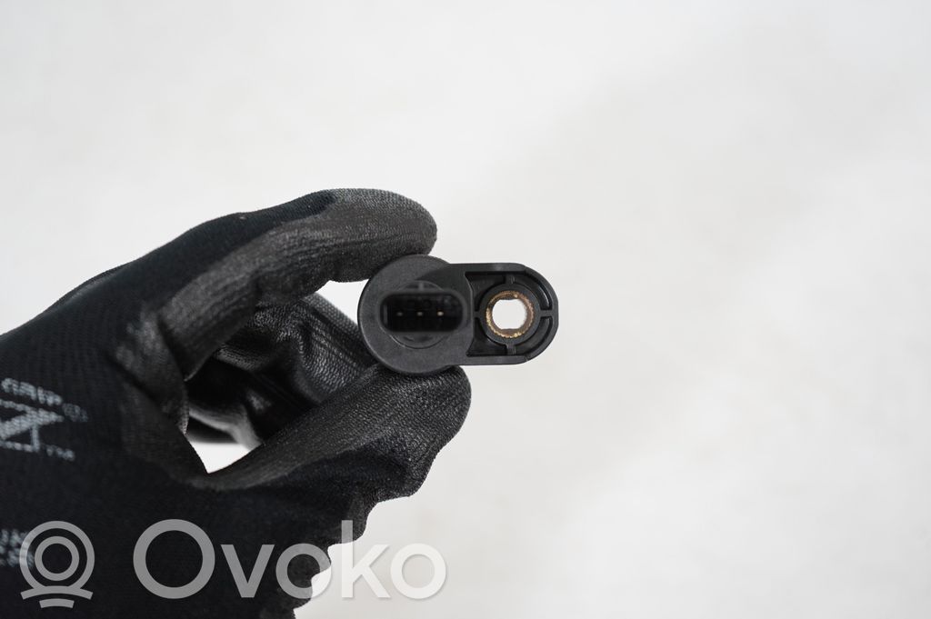 Camshaft position sensor (8)