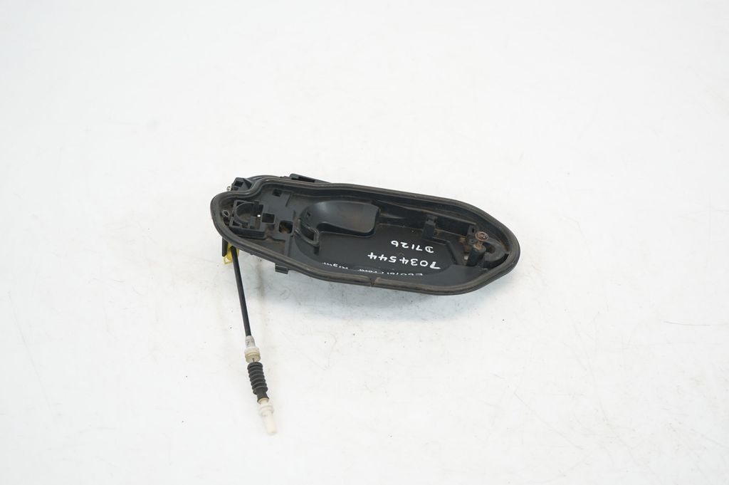 Rear door exterior handle (3)