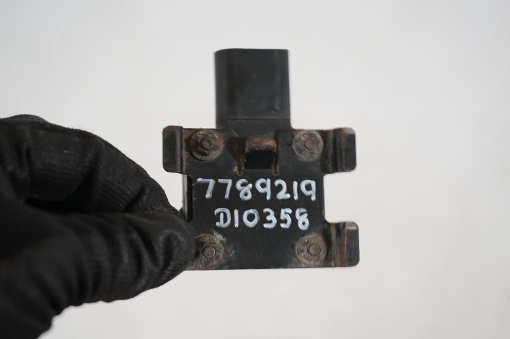 Exhaust gas pressure sensor (8)