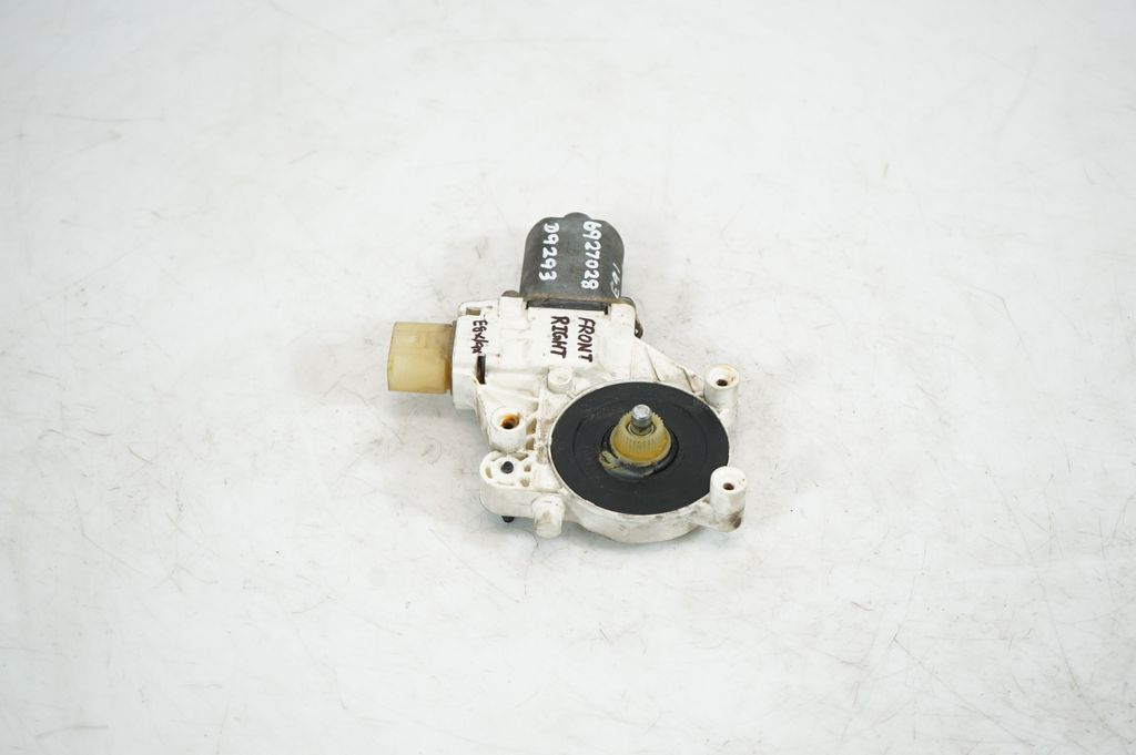 Front door window regulator with motor (2)