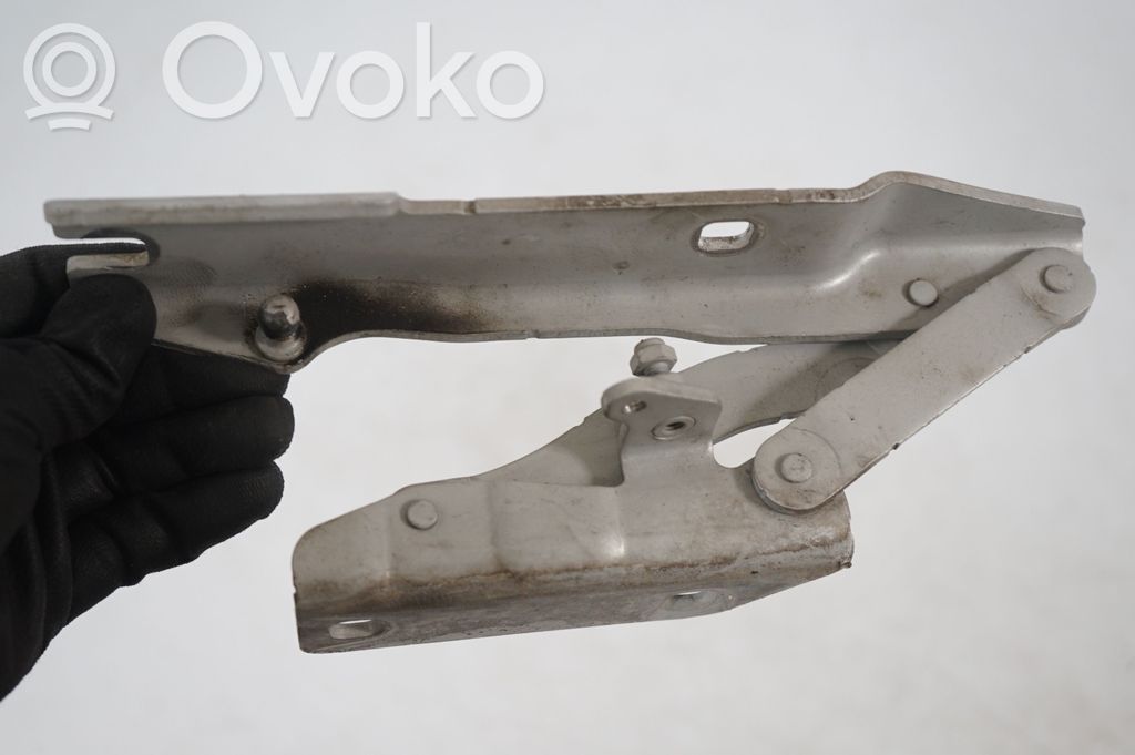 Engine bonnet/hood hinges (6)