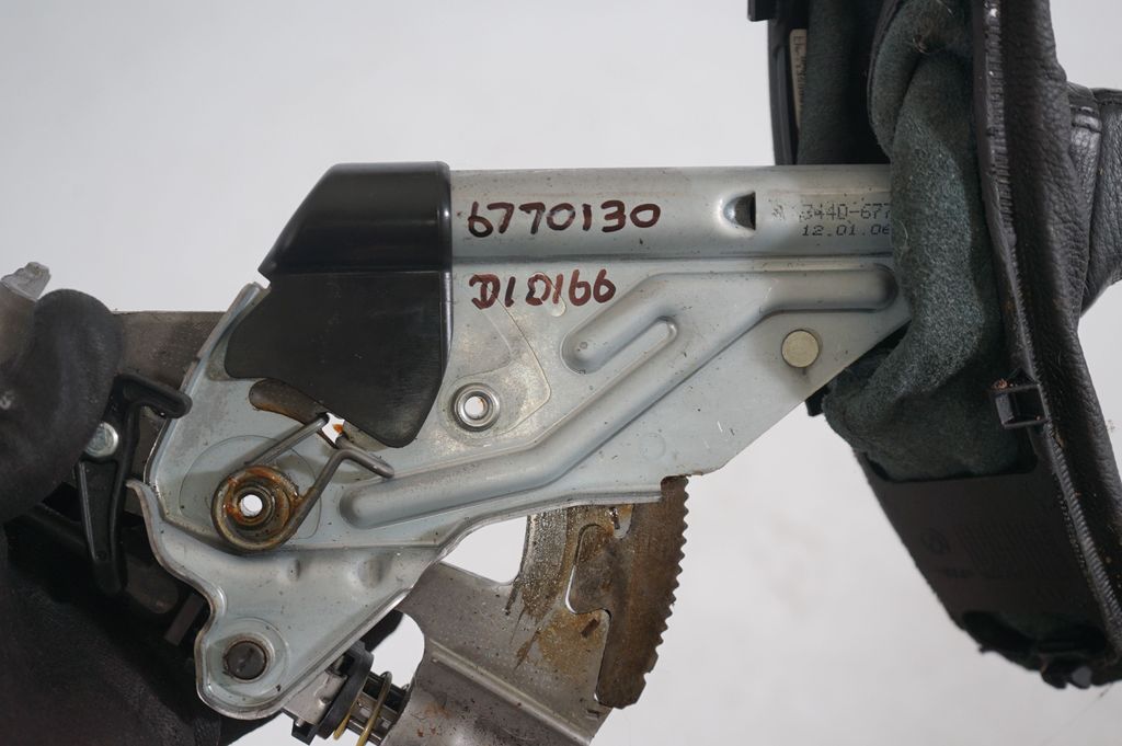 Handbrake/parking brake lever assembly (8)