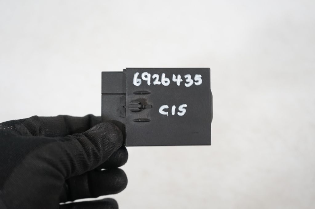 Seat control module (8)