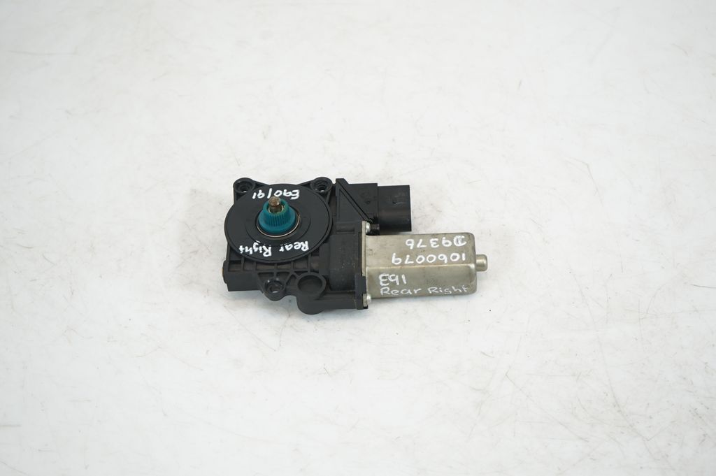 Rear door window regulator with motor (3)