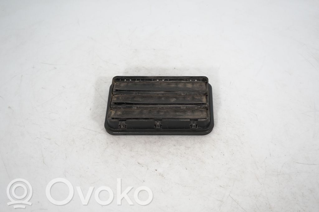 Quarter panel pressure vent (5)