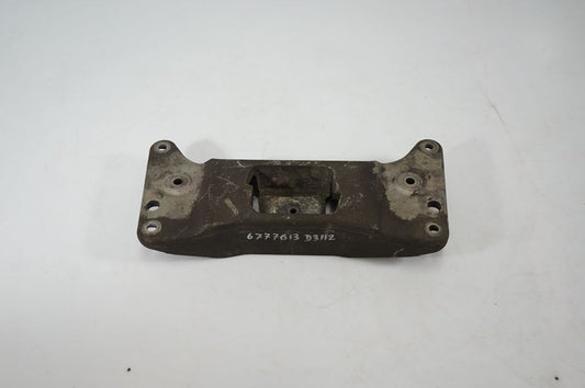 Gearbox mounting bracket
