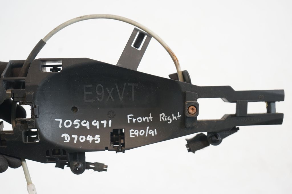 Front door exterior handle/bracket (7)