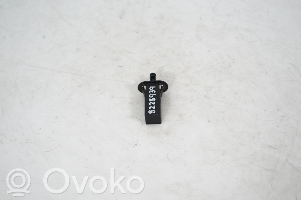 Fuel tank cap lock (4)