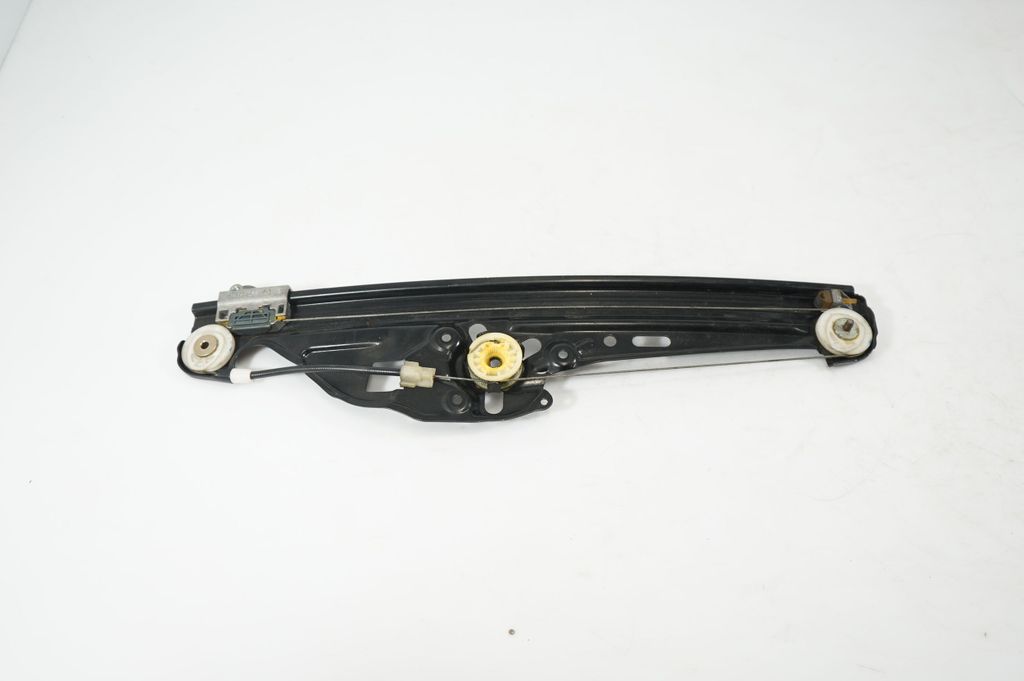 Rear door window regulator with motor (5)