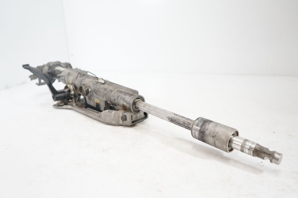 Steering wheel axle (7)