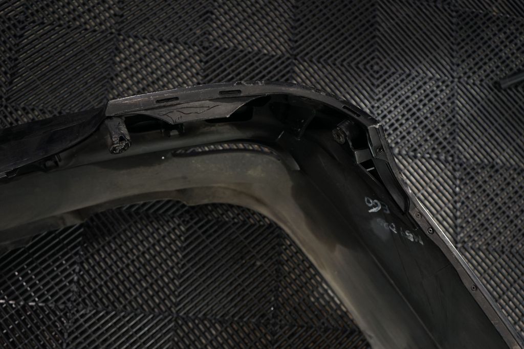 Rear bumper (17)