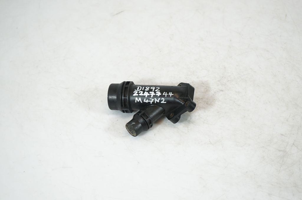 Engine coolant pipe/hose