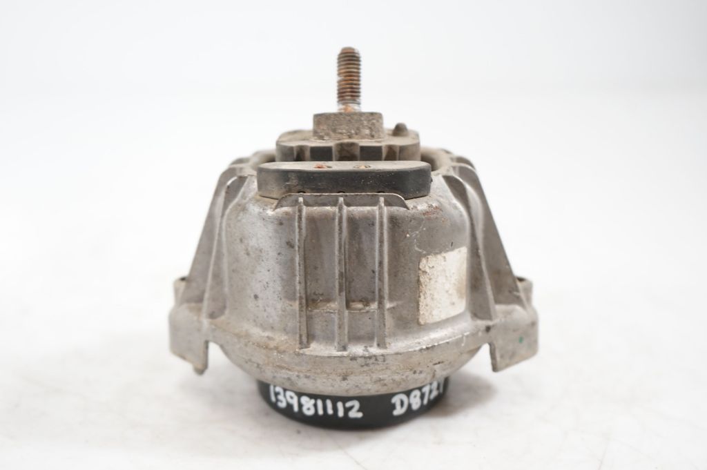 Engine mount bracket (5)