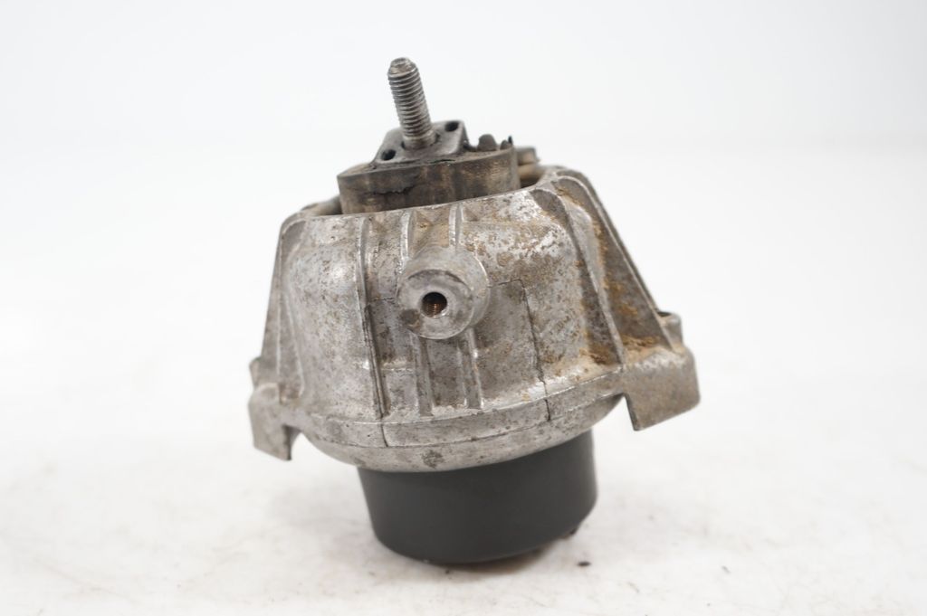 Engine mount bracket (4)