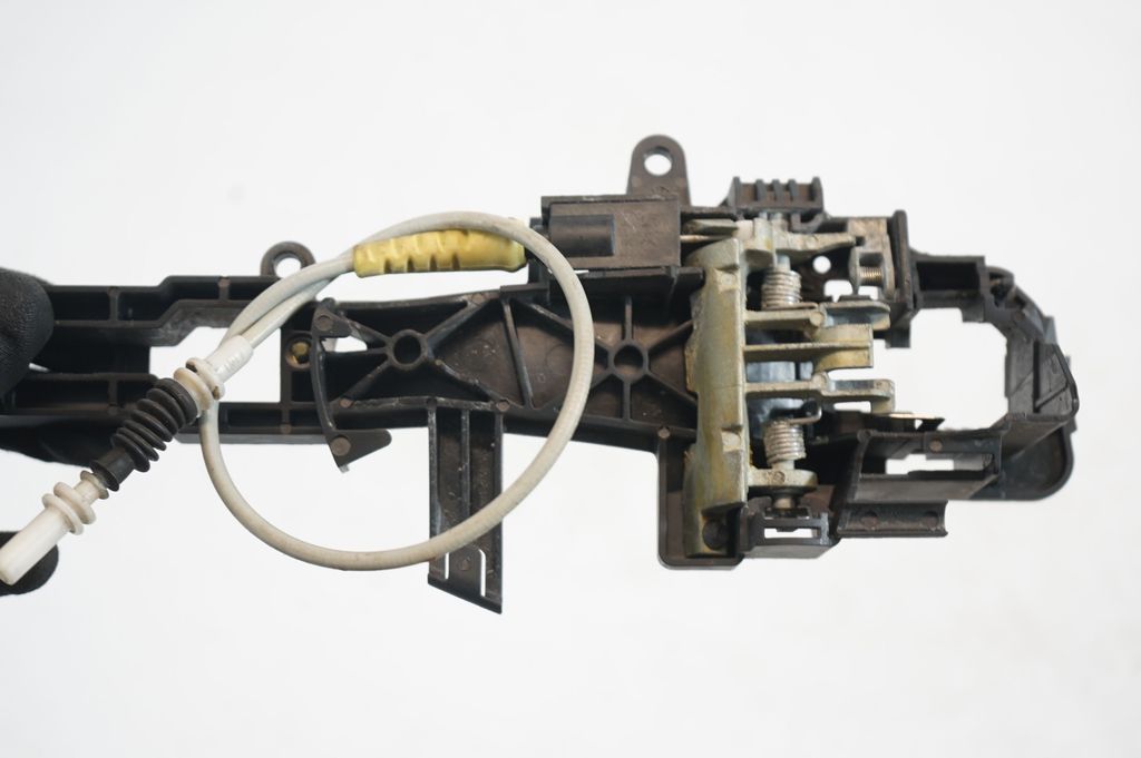 Front door exterior handle/bracket (6)