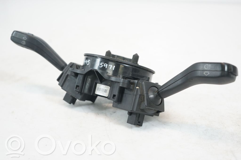 Wiper turn signal indicator stalk/switch (7)