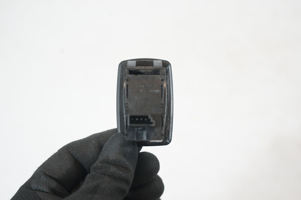 Electric window control switch (7)