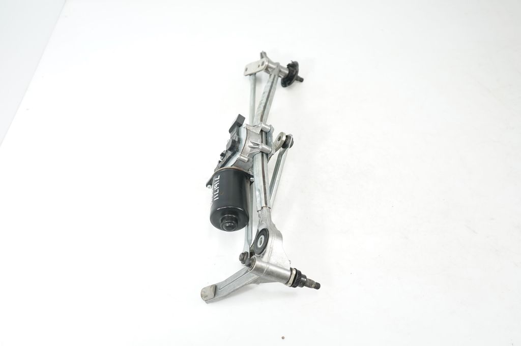 Front wiper linkage and motor (2)