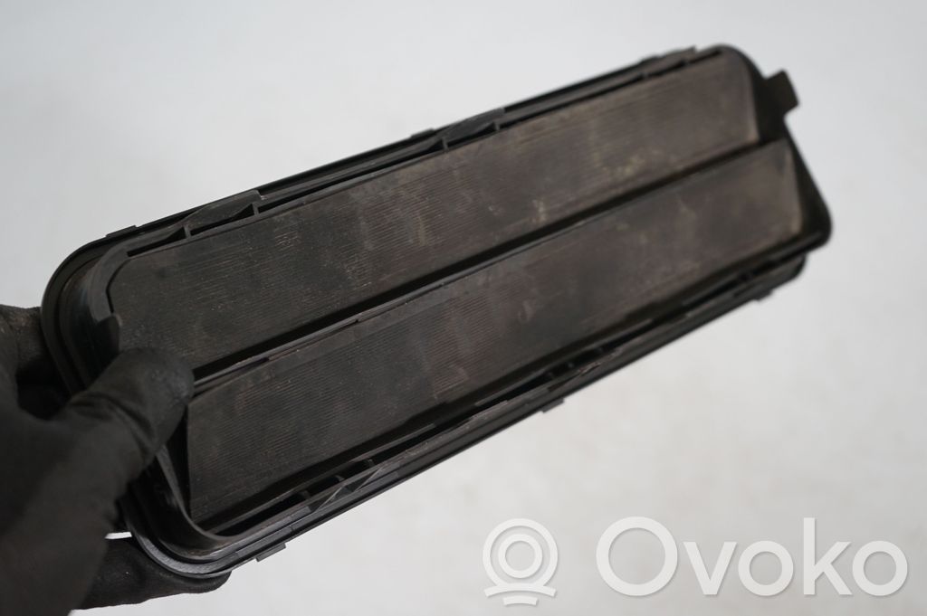 Quarter panel pressure vent (7)