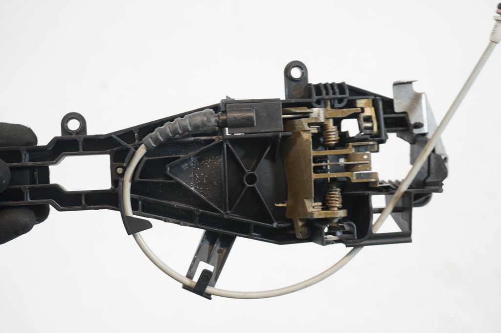 Front door exterior handle/bracket (6)