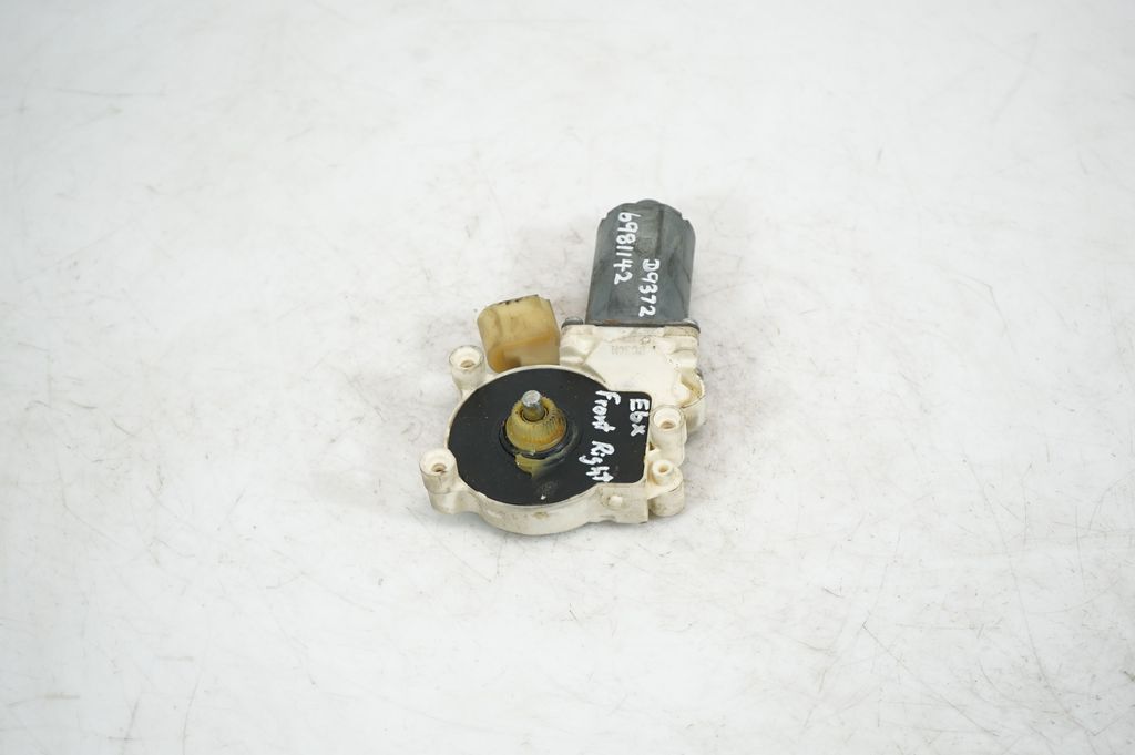 Front door window regulator with motor (4)