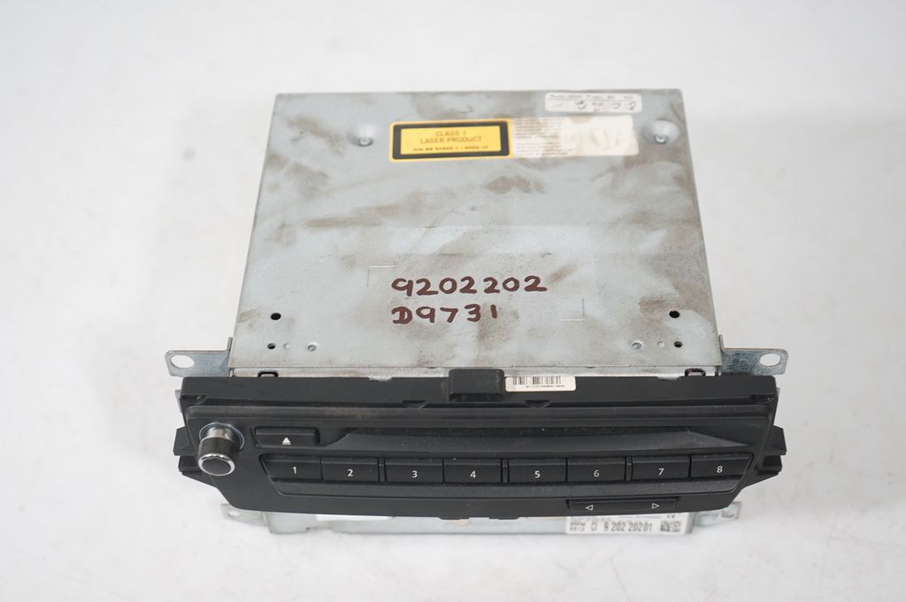 Radio/CD/DVD/GPS head unit (9)