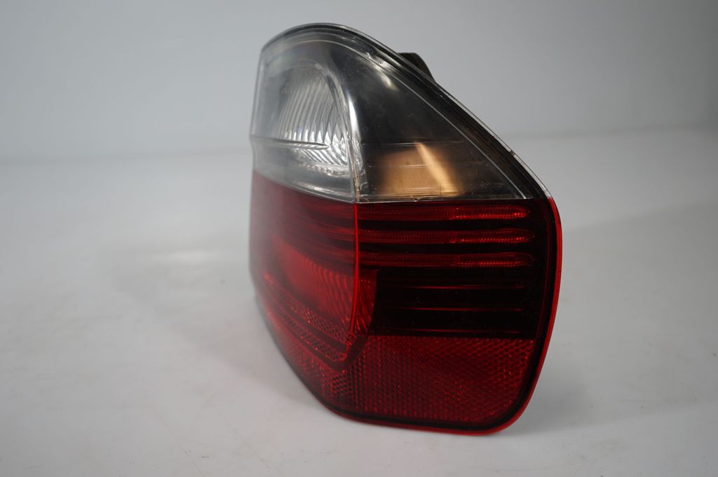 Rear/tail lights (9)