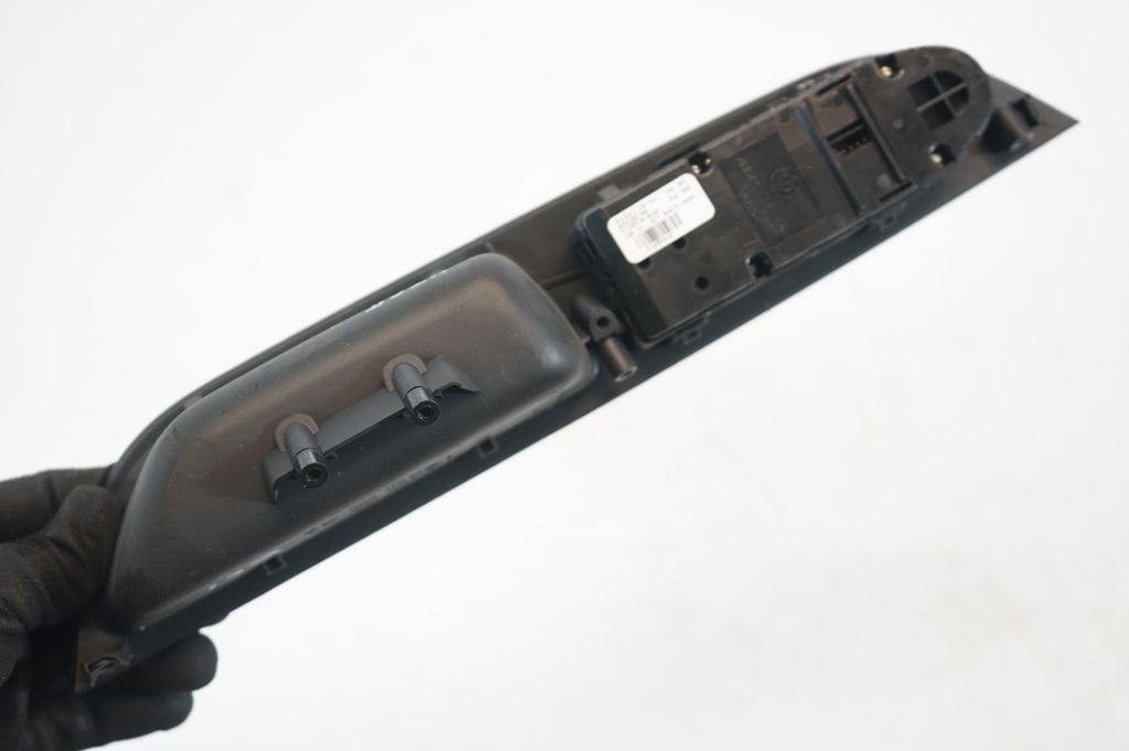 Electric window control switch (7)