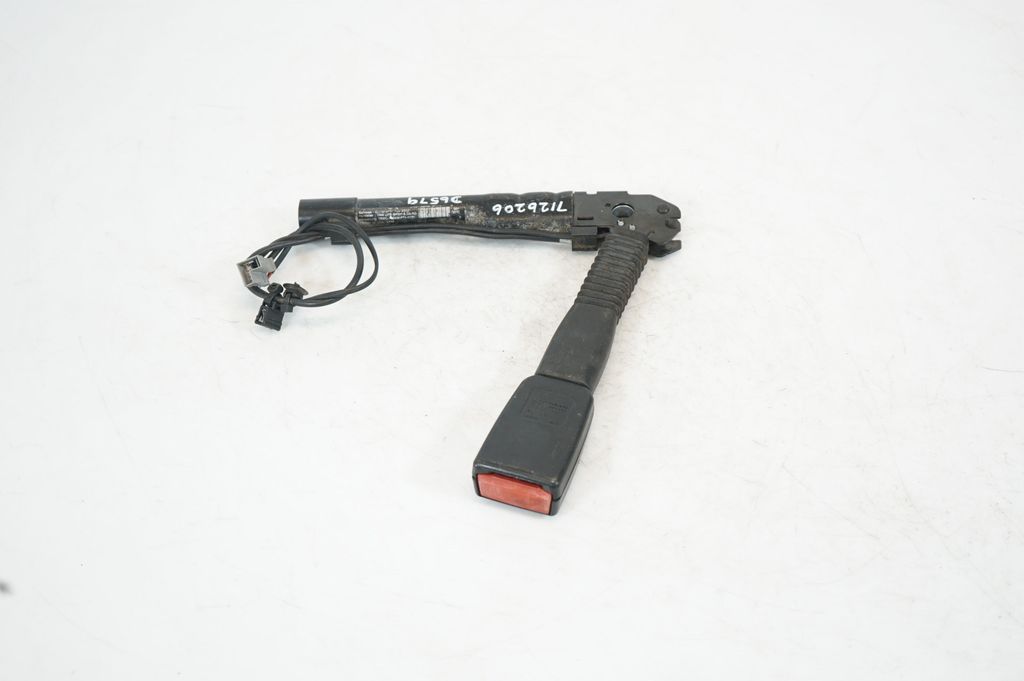 Front seatbelt buckle (4)