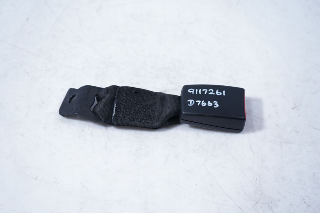 Rear seatbelt buckle