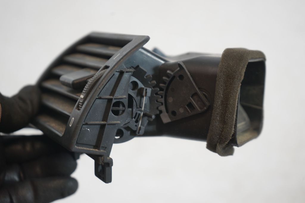 Dashboard side air vent grill/cover trim (6)