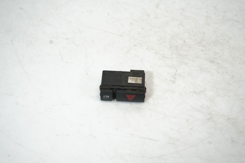 Hazard light switch (5)