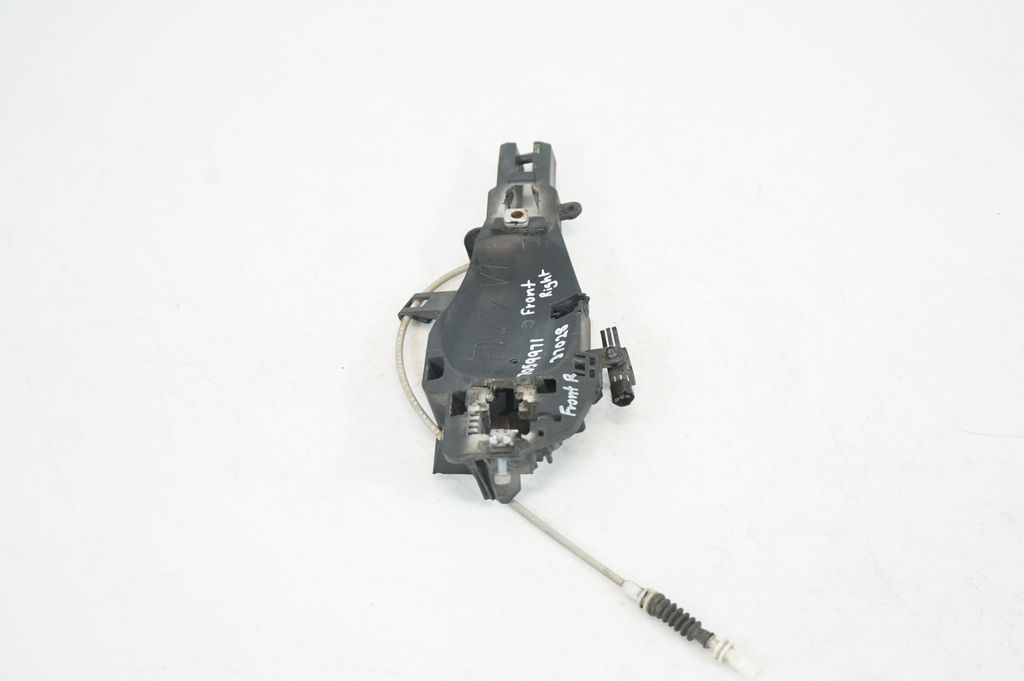 Front door exterior handle/bracket (4)