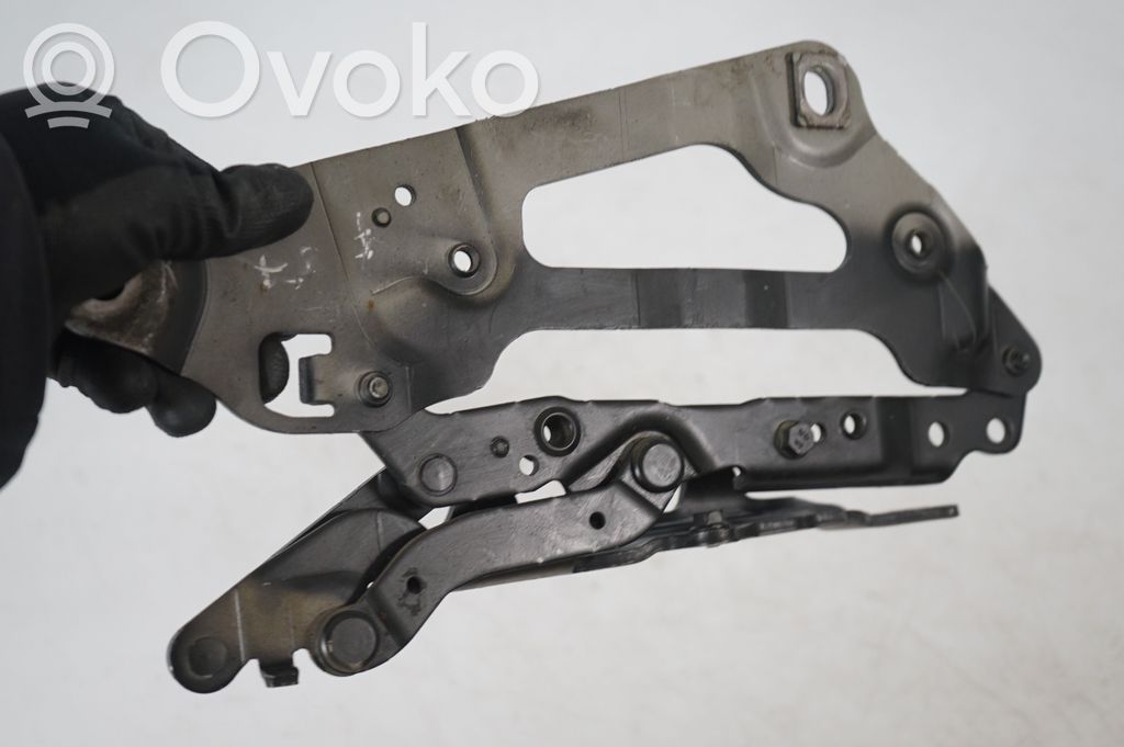 Engine bonnet/hood hinges (7)