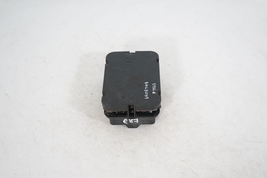 Quarter panel pressure vent (4)